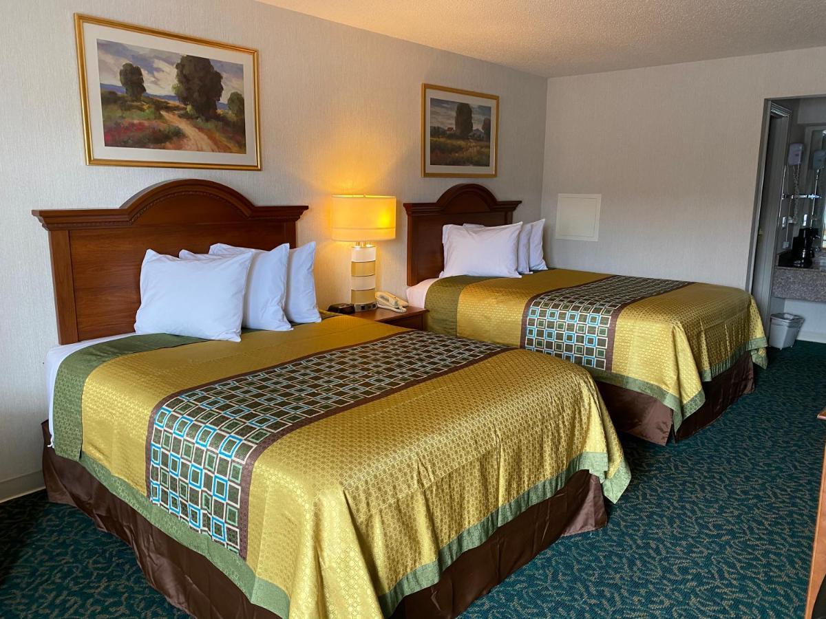 Harrisonville Inn & Suites Bagian luar foto